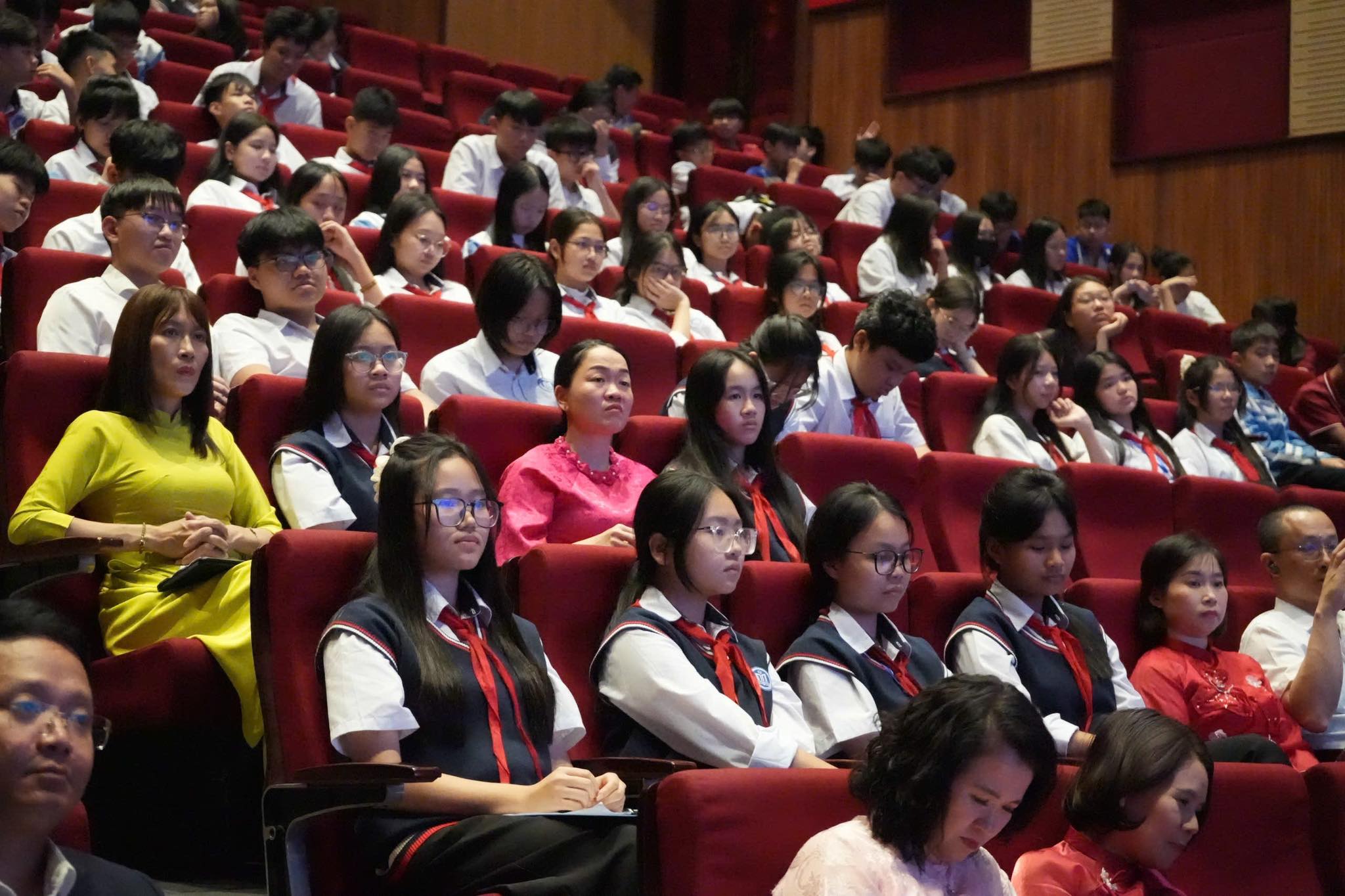 Trường TH, THCS và THPT Thực hành Sư phạm